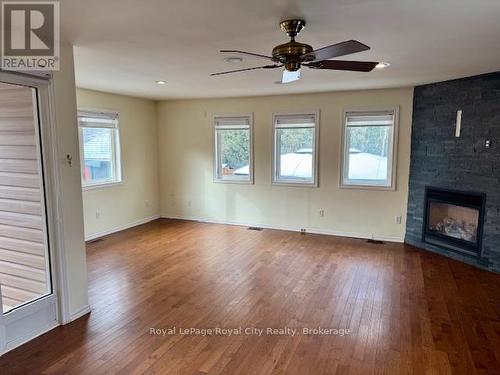 95 Bailey Avenue, Guelph (June Avenue), ON - Indoor With Fireplace