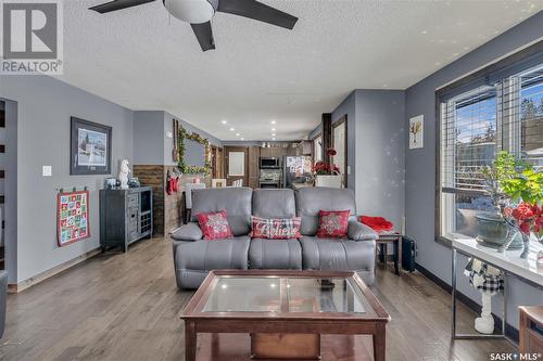 201 Hudson Avenue, Fort Qu'Appelle, SK - Indoor Photo Showing Living Room