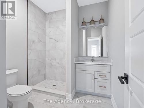 15 Austin Drive S, Welland (770 - West Welland), ON - Indoor Photo Showing Bathroom