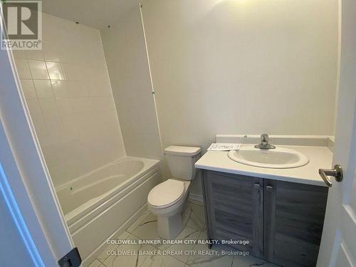 227 Gillespie Drive, Brantford, ON - Indoor Photo Showing Bathroom