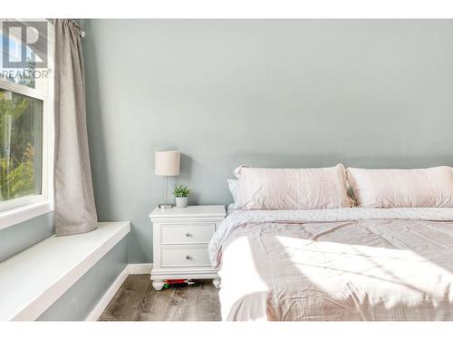 102 3825 Glen Canyon Drive, West Kelowna, BC - Indoor Photo Showing Bedroom