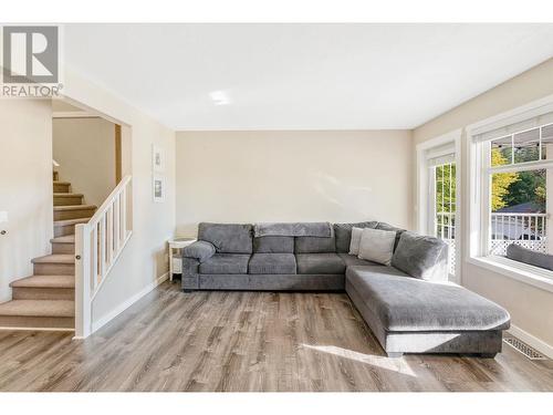 102 3825 Glen Canyon Drive, West Kelowna, BC - Indoor Photo Showing Living Room