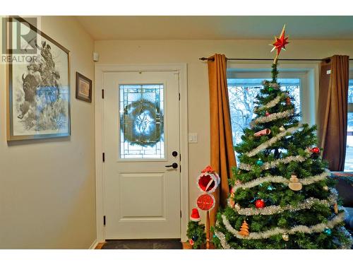 Beautiful new door - 2200 Leblanc Street, Lumby, BC - Indoor Photo Showing Other Room