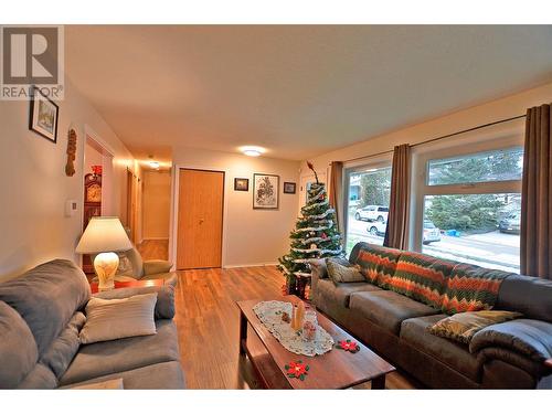 This home is within walking distance to schools and shopping! - 2200 Leblanc Street, Lumby, BC - Indoor Photo Showing Living Room