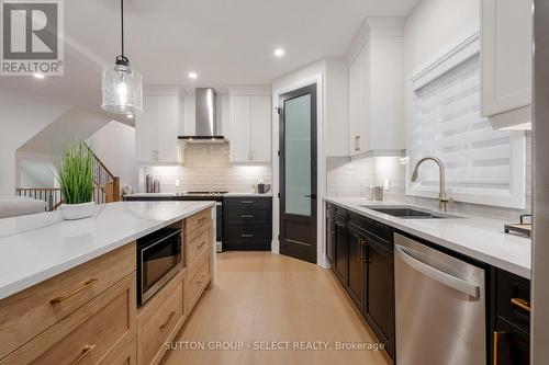 6370 Heathwoods Avenue, London, ON - Indoor Photo Showing Kitchen With Upgraded Kitchen