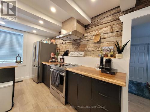 347 Balm Beach Road W, Tiny, ON - Indoor Photo Showing Kitchen