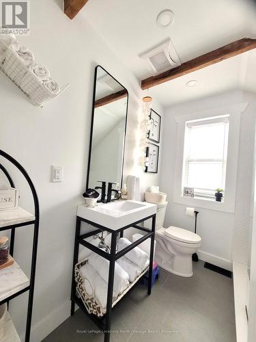 347 Balm Beach Road W, Tiny, ON - Indoor Photo Showing Bathroom