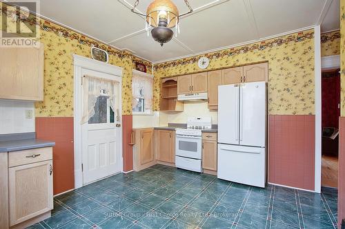 43 Toronto Street, West Perth (65 - Town Of Mitchell), ON - Indoor Photo Showing Kitchen