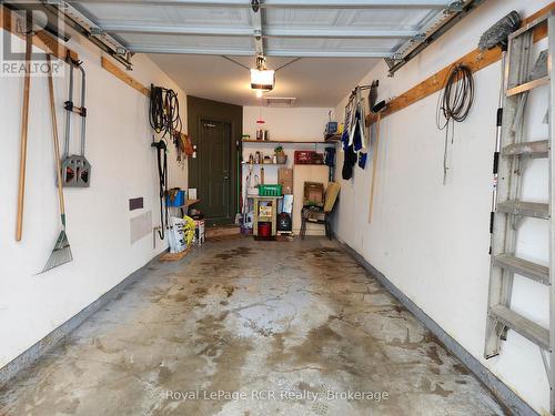 3 - 302 Park Street W, West Grey (Durham), ON - Indoor Photo Showing Garage