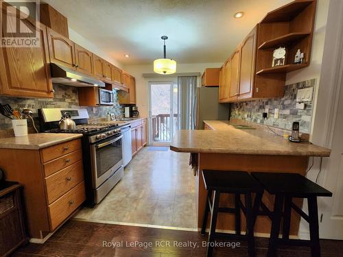 3 - 302 Park Street W, West Grey (Durham), ON - Indoor Photo Showing Kitchen