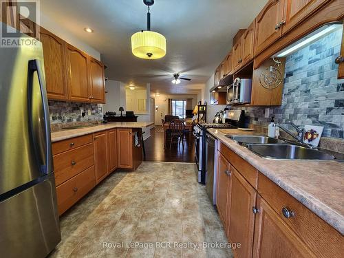 3 - 302 Park Street W, West Grey (Durham), ON - Indoor Photo Showing Kitchen With Double Sink