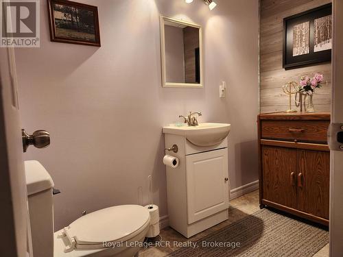 3 - 302 Park Street W, West Grey (Durham), ON - Indoor Photo Showing Bathroom