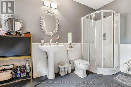 382105 Con 17 Road N, Georgian Bluffs, ON - Indoor Photo Showing Bathroom