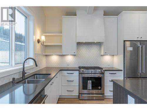 2250 Coldwater Drive, Kamloops, BC - Indoor Photo Showing Kitchen With Double Sink With Upgraded Kitchen