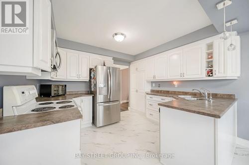 224 Edenwood Crescent, Orangeville, ON - Indoor Photo Showing Kitchen With Double Sink