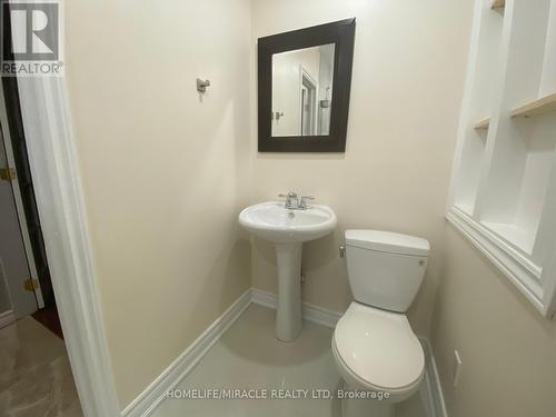 Upper - 32 Gable Place, Brampton, ON - Indoor Photo Showing Bathroom