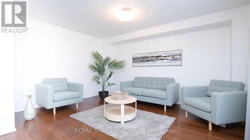 13 Waterdale Road, Brampton, ON - Indoor Photo Showing Living Room