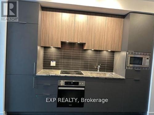 702 - 50 O'Neill Road, Toronto, ON - Indoor Photo Showing Kitchen