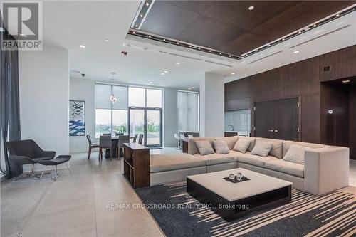 1202 - 28 Avondale Avenue, Toronto, ON - Indoor Photo Showing Living Room