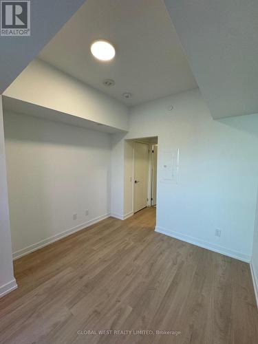 302 - 181 Sheppard Avenue, Toronto, ON - Indoor Photo Showing Other Room