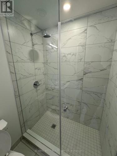 302 - 181 Sheppard Avenue, Toronto, ON - Indoor Photo Showing Bathroom