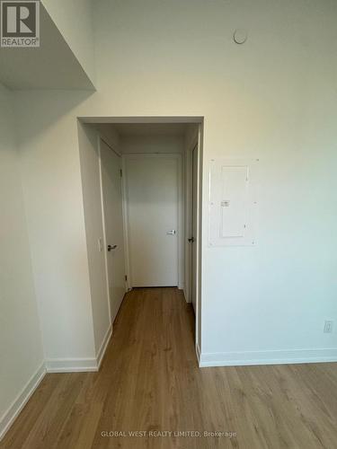 302 - 181 Sheppard Avenue, Toronto, ON - Indoor Photo Showing Other Room