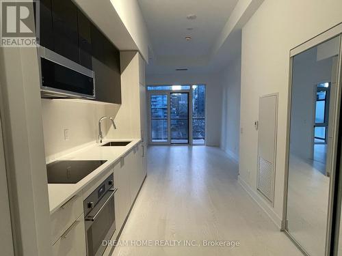 716 - 308 Jarvis Street, Toronto, ON - Indoor Photo Showing Kitchen