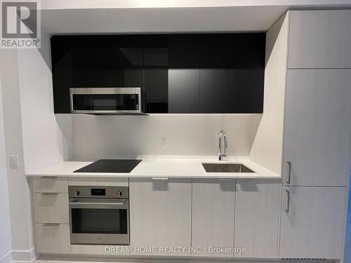 716 - 308 Jarvis Street, Toronto, ON - Indoor Photo Showing Kitchen