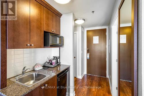 280-282 - 220 Gord Canning Drive, Blue Mountains (Blue Mountain Resort Area), ON - Indoor Photo Showing Kitchen