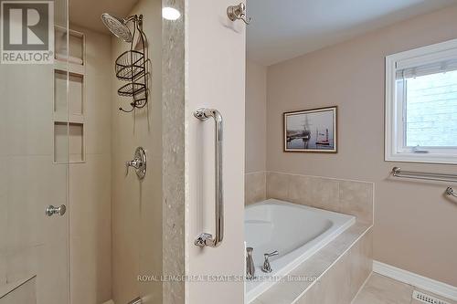 2433 Presquile Drive, Oakville, ON - Indoor Photo Showing Bathroom