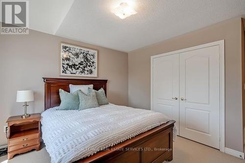 2433 Presquile Drive, Oakville, ON - Indoor Photo Showing Bedroom