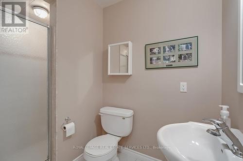 2433 Presquile Drive, Oakville, ON - Indoor Photo Showing Bathroom