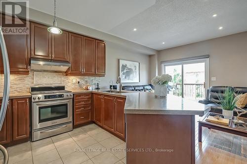 2433 Presquile Drive, Oakville, ON - Indoor Photo Showing Kitchen With Stainless Steel Kitchen