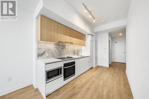 Lph32 - 1100 Sheppard Avenue W, Toronto, ON - Indoor Photo Showing Kitchen