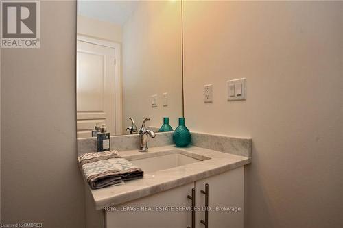 109 - 128 Garden Drive, Oakville, ON - Indoor Photo Showing Bathroom