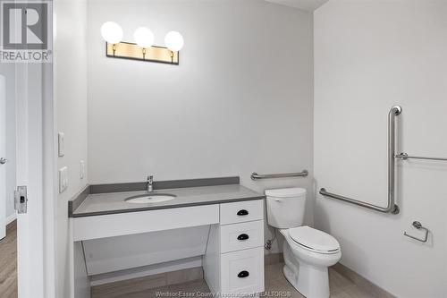 3160 Meadowbrook Lane Unit# 116, Windsor, ON - Indoor Photo Showing Bathroom