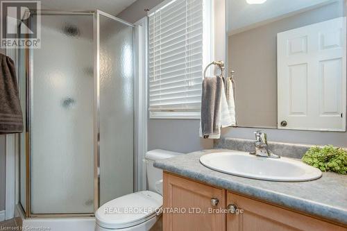 27 Verona Street, Kitchener, ON - Indoor Photo Showing Bathroom