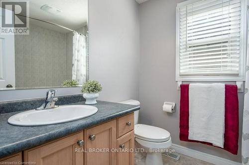 27 Verona Street, Kitchener, ON - Indoor Photo Showing Bathroom