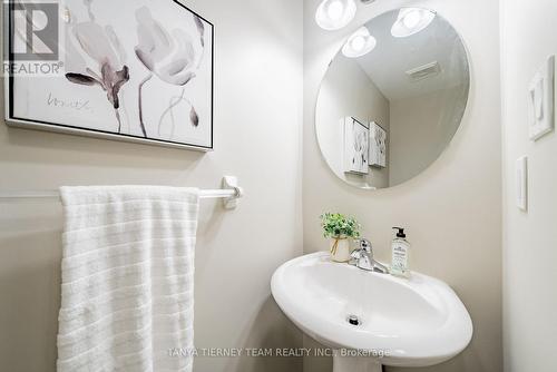 10 Burwell Street, Whitby, ON - Indoor Photo Showing Bathroom