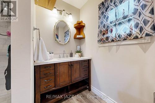 656 Hortop Street, Oshawa (O'Neill), ON - Indoor Photo Showing Bathroom