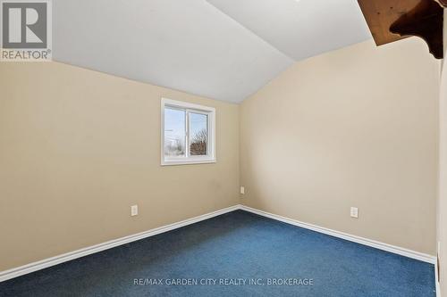 112 Clara Street, Thorold (556 - Allanburg/Thorold South), ON - Indoor Photo Showing Other Room