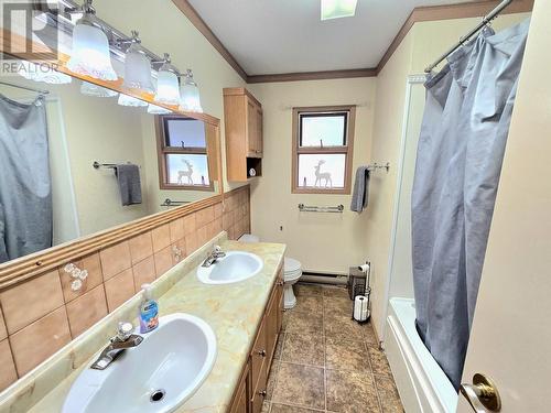 1649 Douglas Road, Williams Lake, BC - Indoor Photo Showing Bathroom