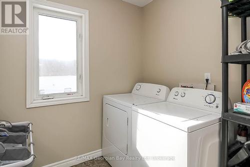 405 Bay Street, Midland, ON - Indoor Photo Showing Laundry Room