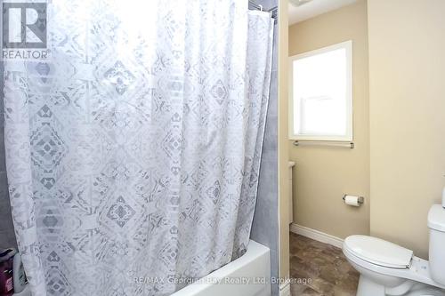 405 Bay Street, Midland, ON - Indoor Photo Showing Bathroom