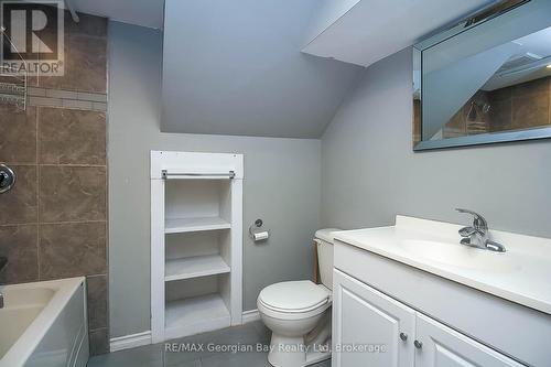 405 Bay Street, Midland, ON - Indoor Photo Showing Bathroom