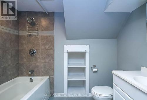 405 Bay Street, Midland, ON - Indoor Photo Showing Bathroom