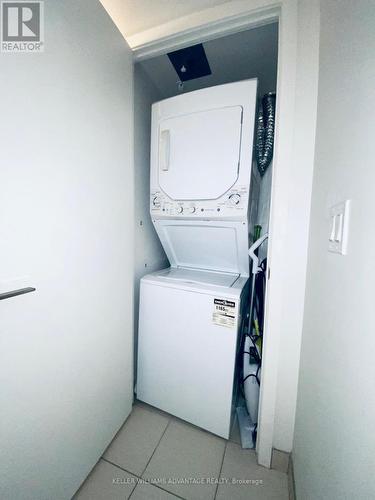 903 - 36 Lisgar Street, Toronto, ON - Indoor Photo Showing Laundry Room