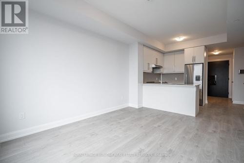 408 - 3220 William Coltson Avenue, Oakville, ON - Indoor Photo Showing Kitchen