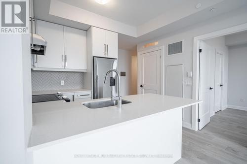 408 - 3220 William Coltson Avenue, Oakville, ON - Indoor Photo Showing Kitchen