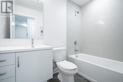 408 - 3220 William Coltson Avenue, Oakville, ON - Indoor Photo Showing Bathroom